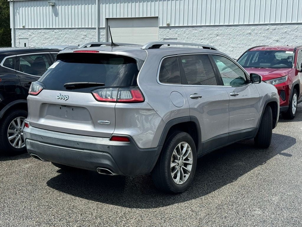 2019 Jeep Cherokee — rear three-quarter view