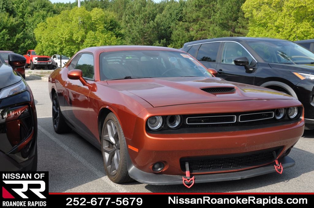 2022 Dodge Challenger R/T in Sinamon Stick — front three-quarter view